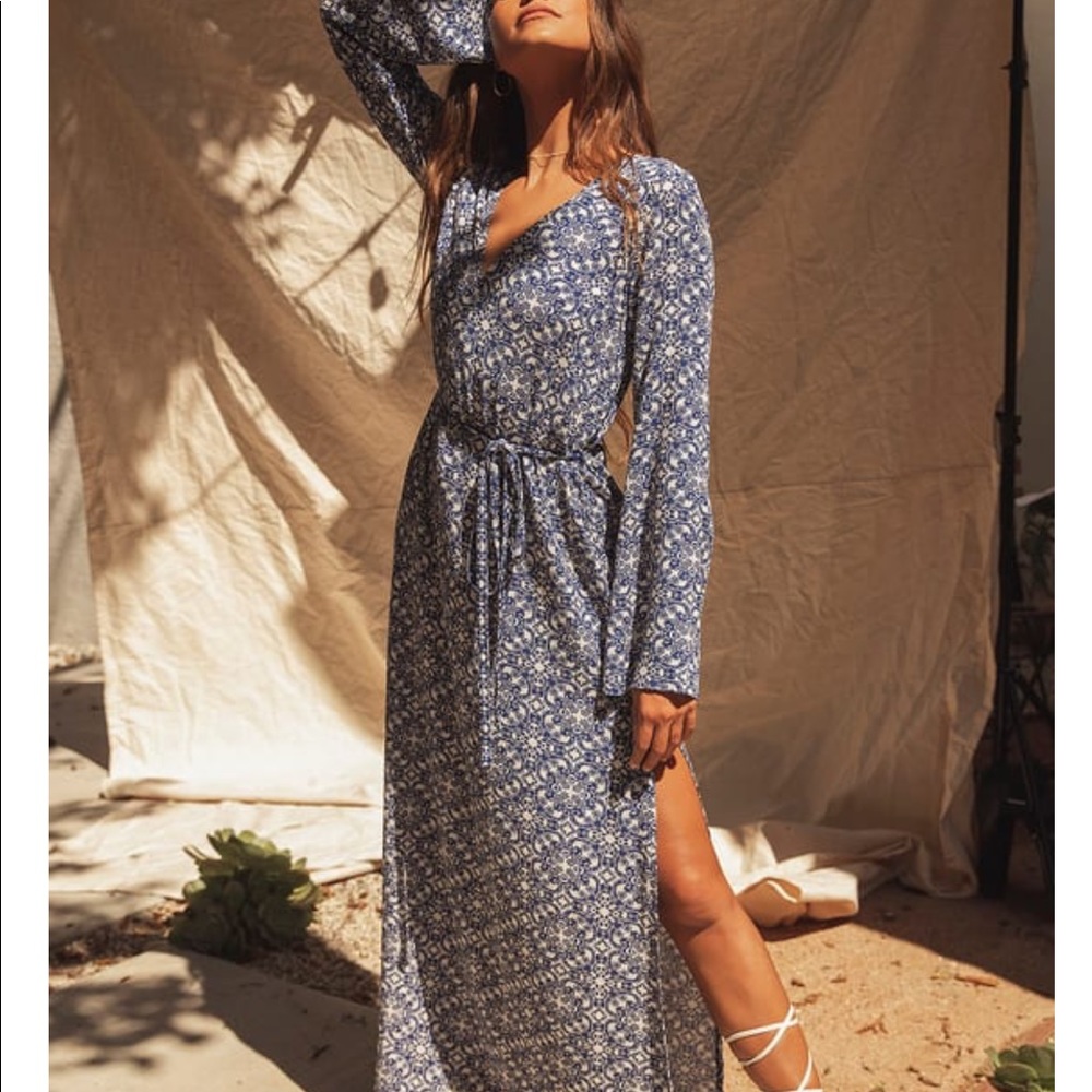 Lulus • printed long sleeve maxi dress